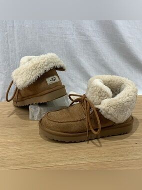 UGG Australia Diara Women's Size 7 Chestnut Suede Sheepskin Lined Lace Up Boots